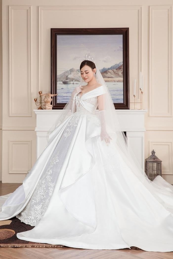 Xôn xao hình ảnh Phương Oanh mặc váy cưới. Ảnh: Internet
