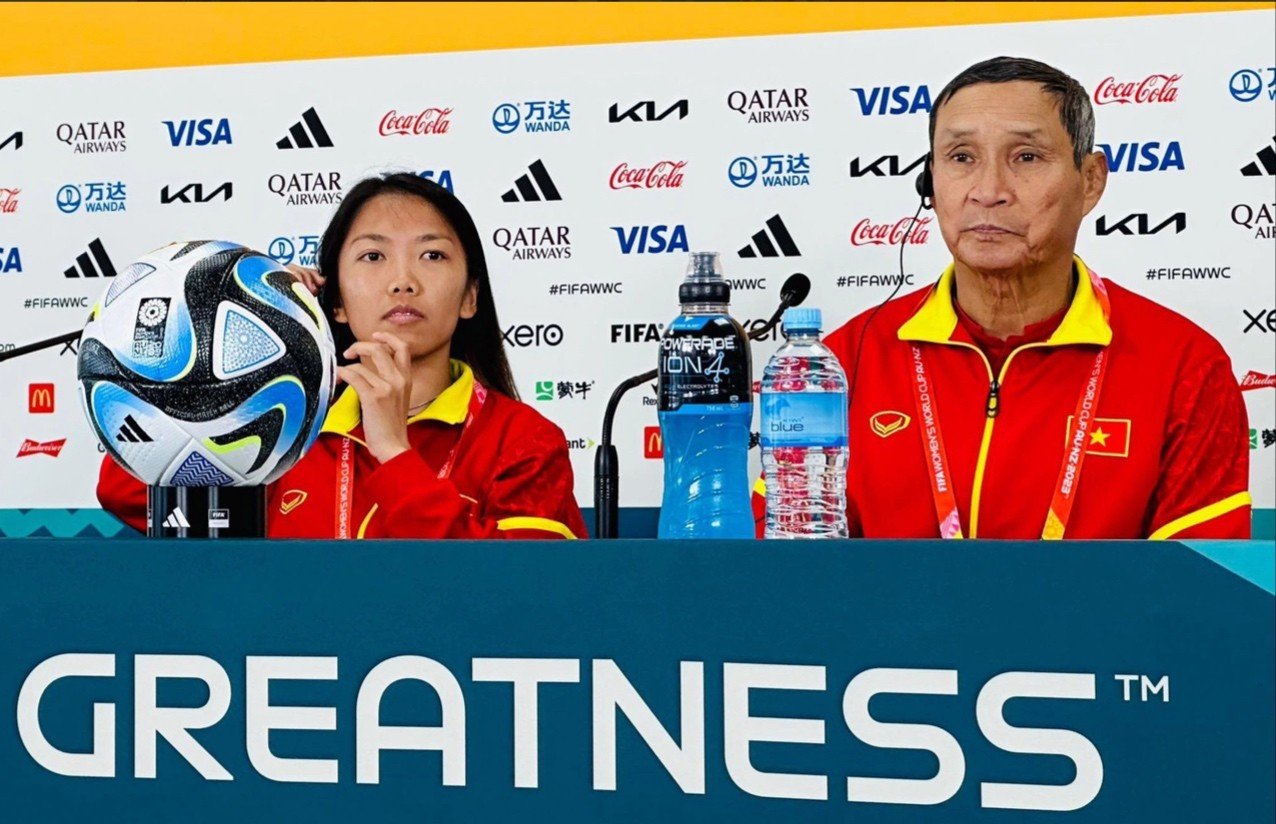 HLV Mai Đức Chung khẳng định ĐT nữ Việt Nam đến với World Cup nữ 2023 không chỉ để du lịch