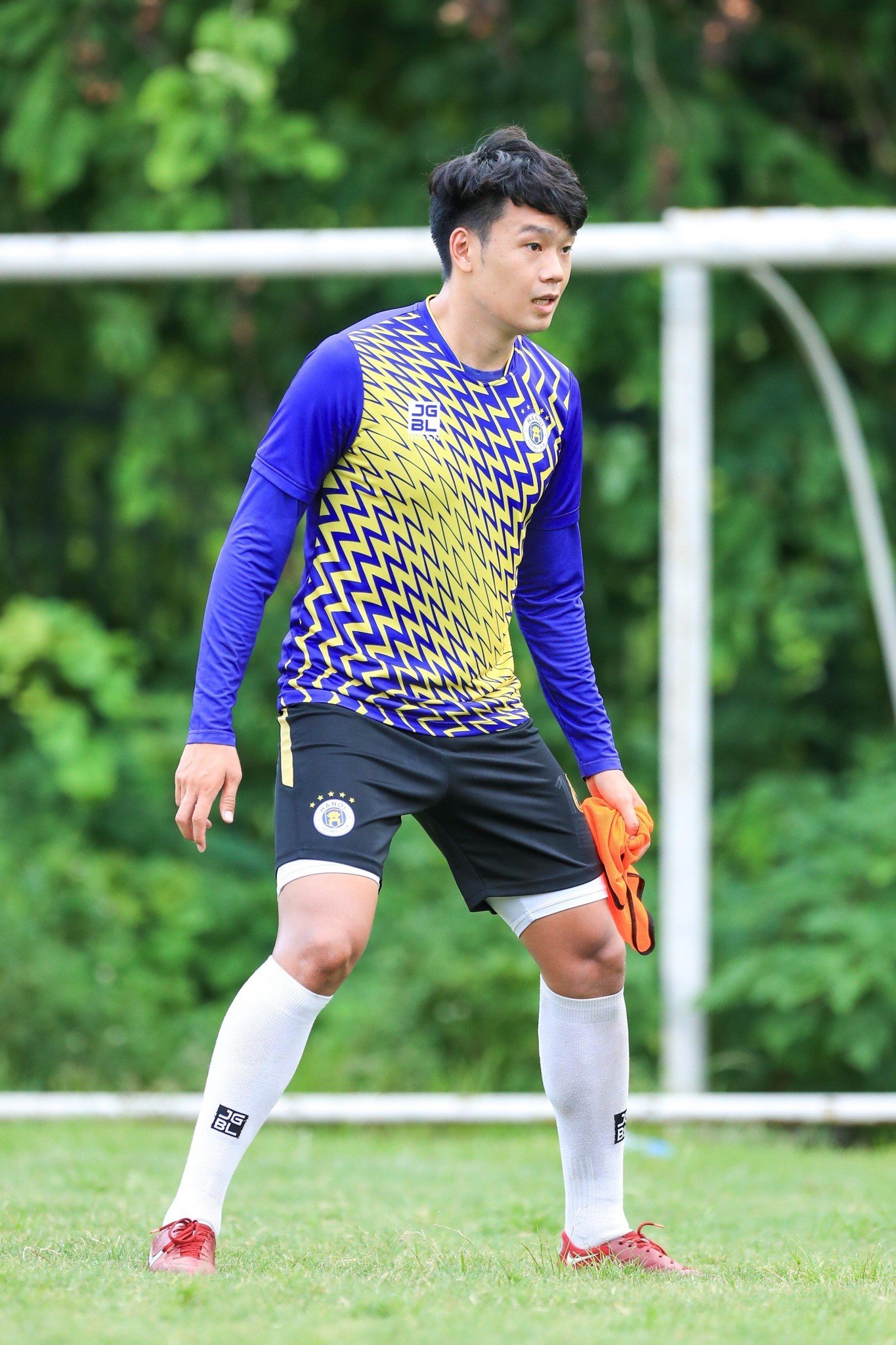 Thành Chung bỏ ngỏ khả năng ra sân ở trận gặp Bình Định