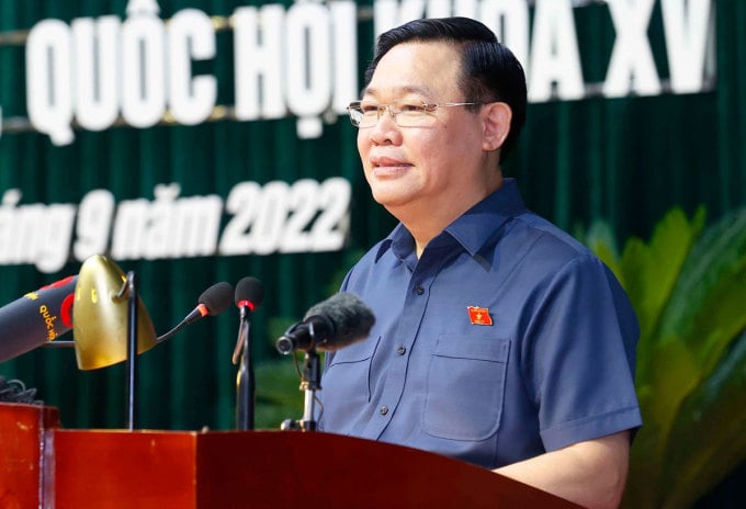 Chủ tịch Quốc hội Vương Đình Huệ tiếp xúc cử tri tại Hải Phòng vào hôm 29/9. Ảnh: Vnexpress
