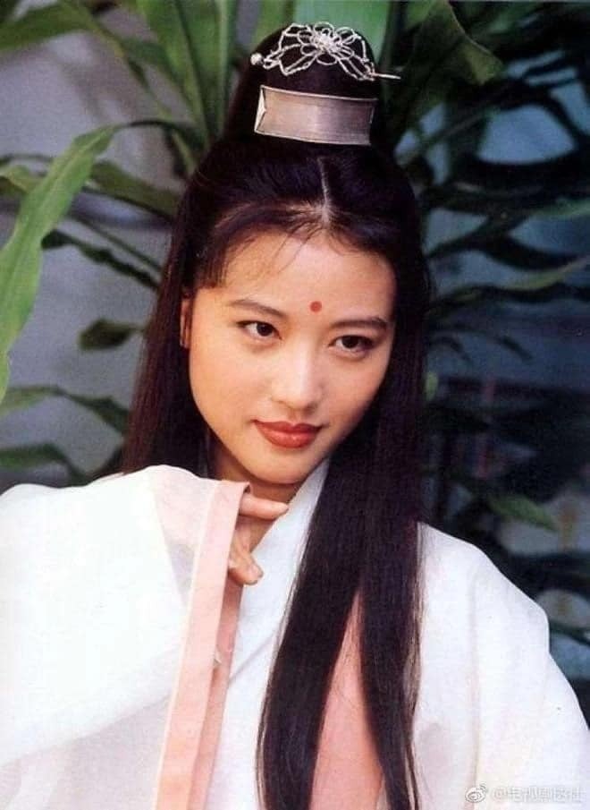 Châu Hải My nổi tiếng với vai diễn Chu Chỉ Nhược trong Ỷ Thiên Đồ Long Ký bản 1994. Ảnh: Internet