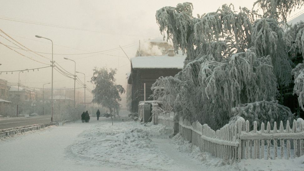 Yakutsk, Nga, là một trong những thành phố lạnh nhất trên Trái đất, với nhiệt độ xuống tới âm 80 F (âm 62,2 C). (Ảnh: Dean Conger/Getty Images)