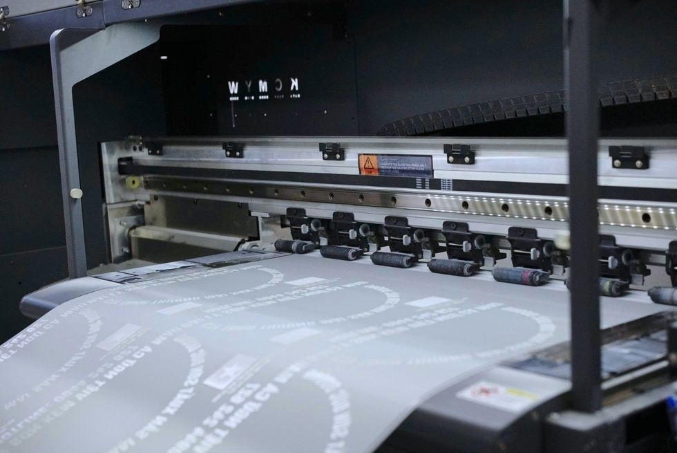 Vì sao hàng loạt tập đoàn lớn chọn Đồng Phục HP để may đồng phục? - Ảnh 2